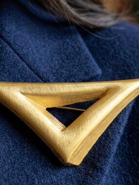 Vintage Textured Gold tone large 3D triangle Brooch pin 4" modernist mcm